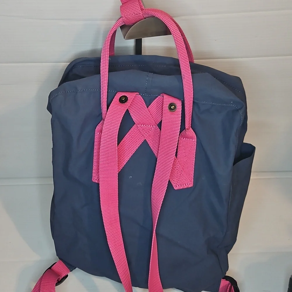 Fjallraven Kanken Everyday Backpack Blue & Pink - Picture 3 of 7